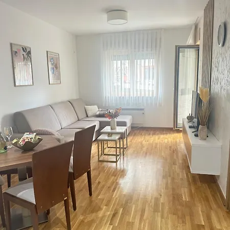 Prestige Forest Wellness & Διαμέρισμα