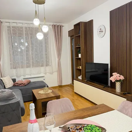 Prestige Forest Wellness & Διαμέρισμα *